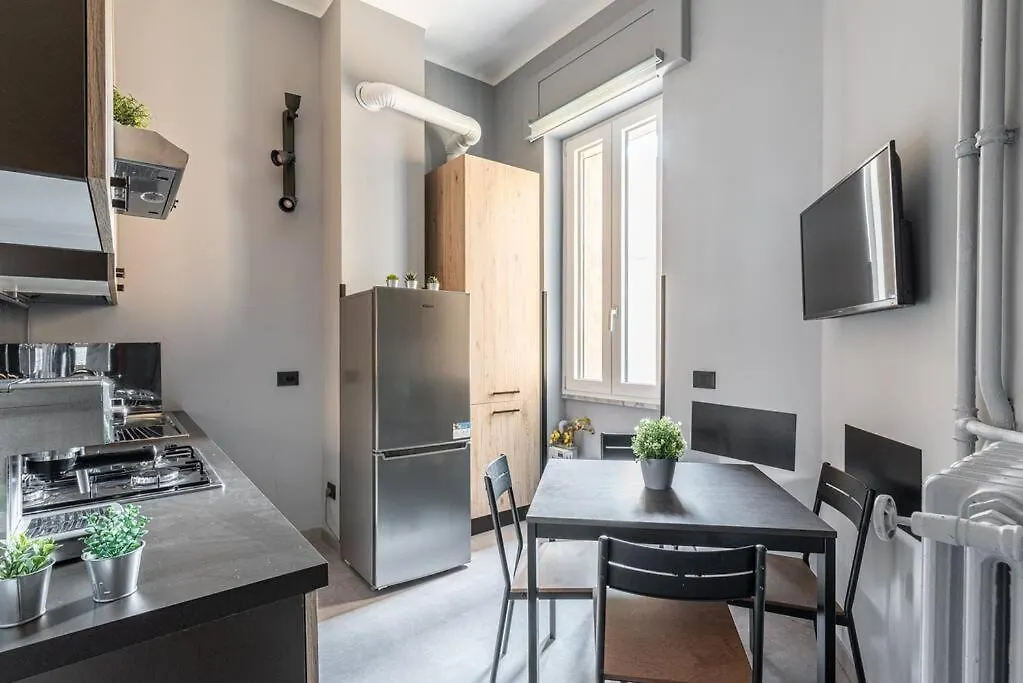 Renewed Apartment Tiepolo1 Milan