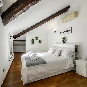 Buenos Aires' Nest - 10 Minutes From Duomo With Terrace Apartment